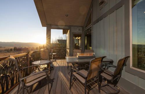 Star Valley Ranch House | Experience Sugar Loaf Haven: Scenic Views & Family-Friendly