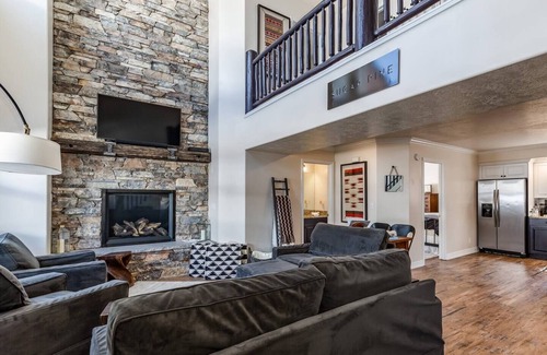 Powder Mountain Condo | Experience Sugar Pine: Ski In, Pool & Spa Amenities Await