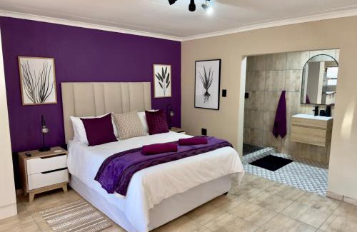 Polokwane House | Cozy Sugar Plum Rest: 4-Star Pet-Friendly Retreat