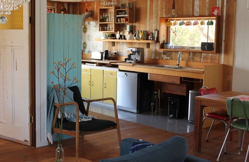 Venus Bay House | Beachfront Sugar Shack: Pet & Child-Friendly Retreat