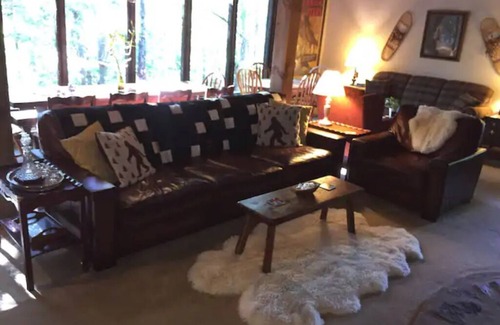 Waterbury Cabin | Experience Sugarbush at Grunberg Haus Inn & Cabins