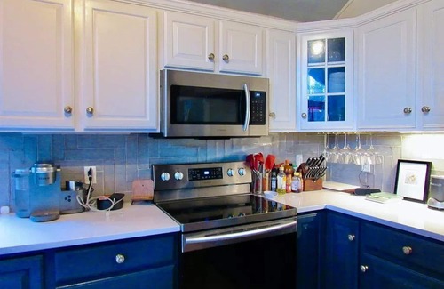 Waitsfield House | Chic Sugarbush Haus Retreat with Family-Friendly Amenities