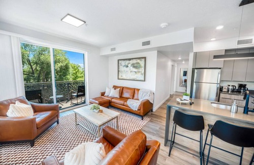 Sugar House Apartment | Sugarhouse! Mountain View 3BR, 2BA Gym, Parking