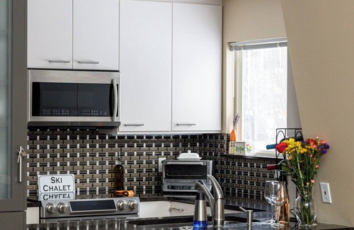 Cedar House | Cozy Sugarloaf Chalet: Family-Friendly 3BDR Loft Escape