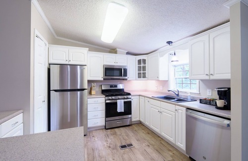 Farmers House | Sugarloaf Mountain EscapenSecluded 3 bedroom, 5 acres, ATV, RV and boat storage.