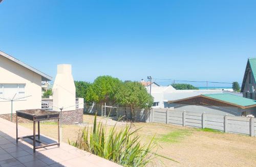 L'Agulhas House | Kid-Friendly Retreat at Suid Genoeg - A 4-Star Escape