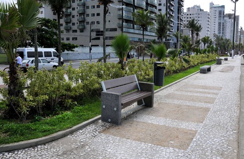 Aviacao Apartment | Ideal Getaway for 6 - Praia Grande, Steps from the Beach