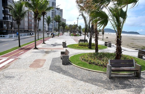 Aviacao Apartment | Ideal Getaway for 6 - Praia Grande, Steps from the Beach