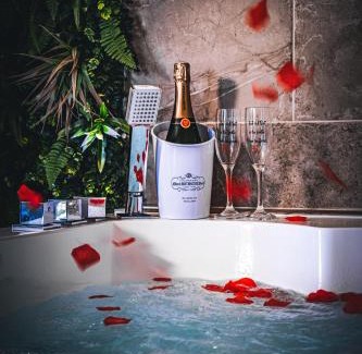Sorgues Apartment | Relaxing Retreat in the Heart of the Vineyards