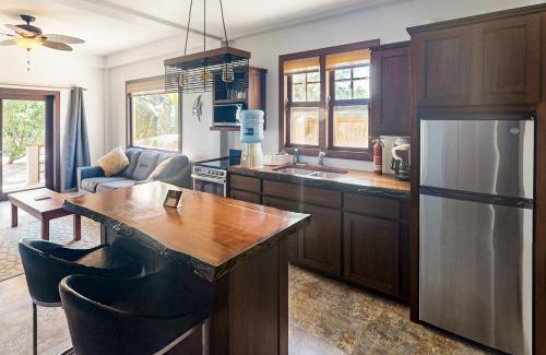 Caye Caulker Apartment | Discover Suite 1 at Island Pearl with Ocean View & Pool