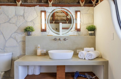 Los Barriles Hotel | Oceanfront Suite 1: Elegant Retreat by the Sea