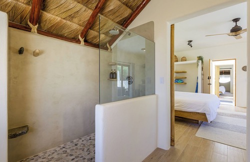 Los Barriles Hotel | Oceanfront Suite 1: Elegant Retreat by the Sea