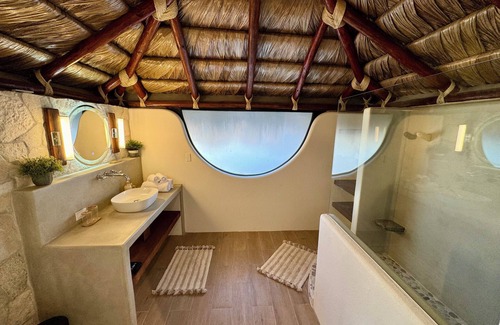 Los Barriles Hotel | Oceanfront Suite 1: Elegant Retreat by the Sea