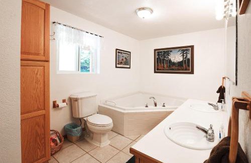 Haines House | Pet-Friendly Suite at Lynn View Lodge - Rated 9.2/10