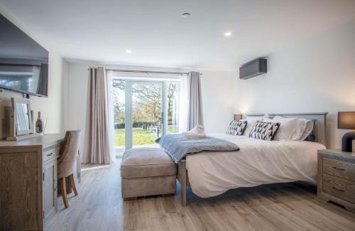 Pen-y-cae Apartment | Elegant Suite 10 at Sleeping Giant Hotel - Family Friendly