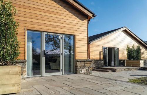 Pen-y-cae Apartment | Pet-Friendly Suite 11 at Sleeping Giant Hotel, Rated 10/10