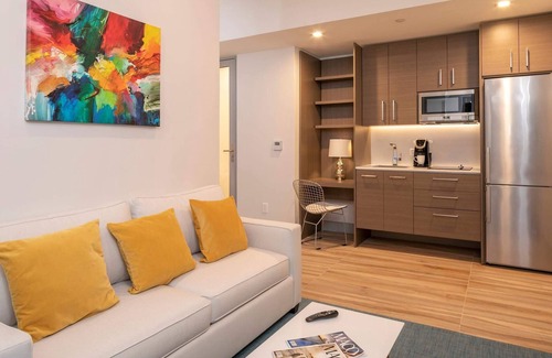Estate Enighed Hotel | Enjoy Suite 11 with Breakfast and Accessibility Features