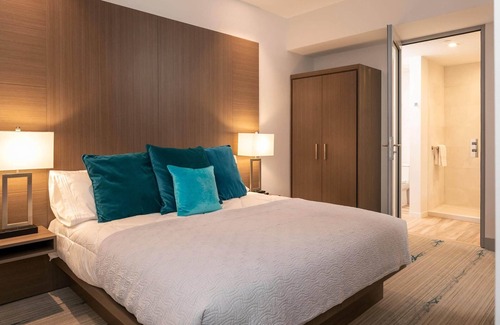 Estate Enighed Hotel | Enjoy Suite 11 with Breakfast and Accessibility Features