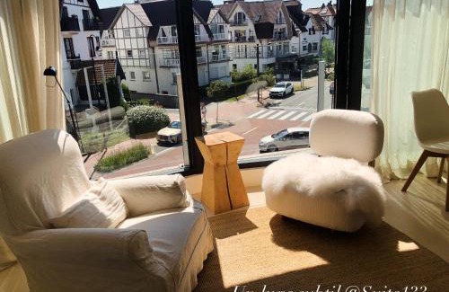 Knokke Apartment | Oceanfront Suite 133: A Guest Favorite with Ocean Views