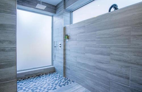 Pen-y-cae Apartment | Guest Rated: 10/10 at Suite 15 - Sleeping Giant Hotel