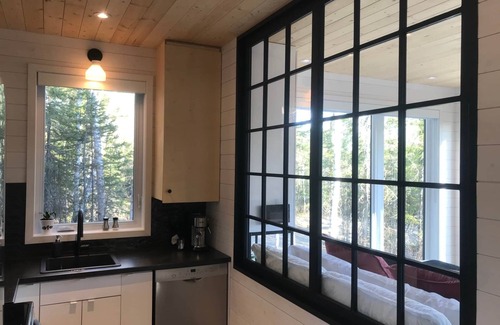 Les Eboulements Ski Chalet | Relax in Suite #2: Nature Spa Experience with Hot Tub