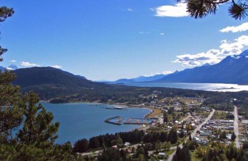 Haines House | Welcoming Suite 2 at Lynn View Lodge for Your Perfect Stay