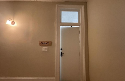 Macon Villa | Historic Private Suite with Child-Friendly Amenities