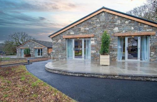 Pen-y-cae Apartment | Elegant Suite 2 at Sleeping Giant Hotel - Family-Friendly Stay