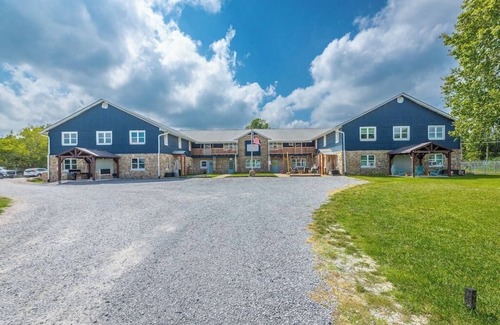 Rock Spring Apartment | Experience Suite 206: Starry Night at Rock Spring Resort