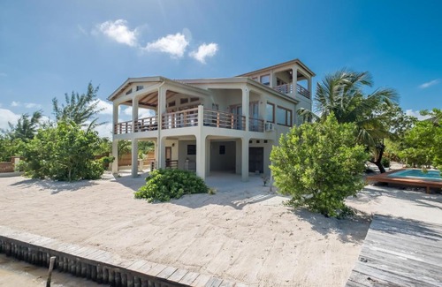 Caye Caulker Hotel | Oceanfront Suite 3 at Island Pearl - Guest Rated 10/10