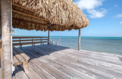 Caye Caulker Hotel | Oceanfront Suite 3 at Island Pearl - Guest Rated 10/10