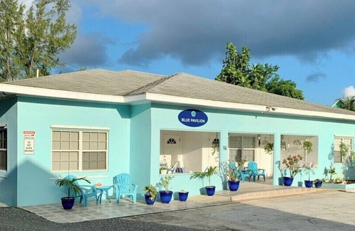 West Bay Apartment | Top-Rated Suite with Beach Shuttle and Family-Friendly Amenities