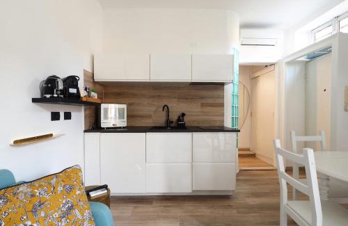 Chinatown Apartment | Suite 54 - Elegant Boutique Suite by Metro an Garibaldi
