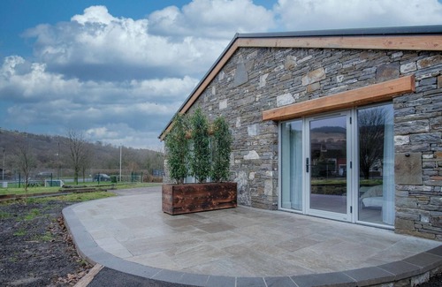 Pen-y-cae Apartment | Family-Friendly Suite at Sleeping Giant Hotel in Pen Y Cae