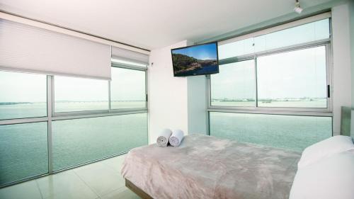 Las Penas Apartment | Relaxing Riverfront Retreat in Puerto Santa Ana, Guayaquil