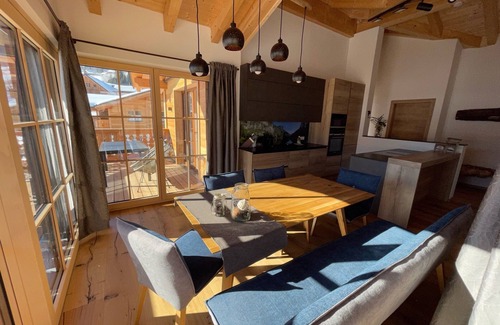 Russbach am Pass Gschuett Apartment | Family-Friendly Suite AO in the Dachstein Chalet