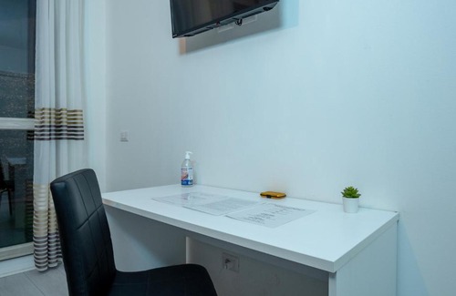 Mirandola House | Prime Location Suite by Duomo with Netflix & Breakfast