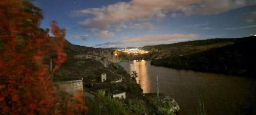 Los Rabanos House | Riverside Suites: Perfect Family Retreat by the Duero