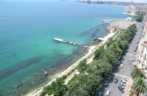 Taranto House | Beautiful Suite al Mare: Pet-Friendly & Wheelchair Accessible