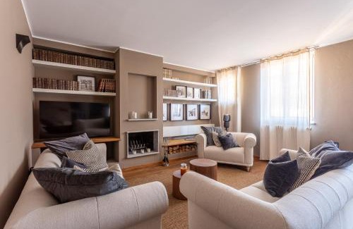 Porta Genova Apartment | Elegant Suite Alzaia by iCasamia: Pet Friendly with Dining