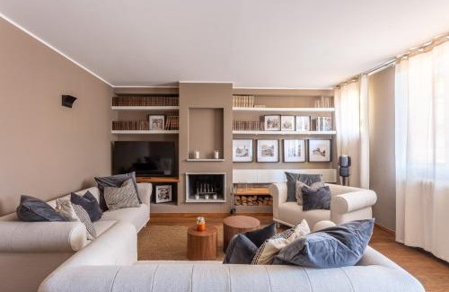 Porta Genova Apartment | Elegant Suite Alzaia by iCasamia: Pet Friendly with Dining