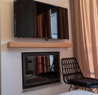 Agiokampos Apartment | Adonis Suite Apartment: Top-Rated with Oceanfront Bliss