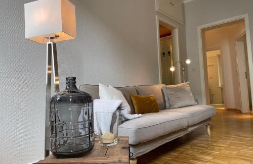 Oststadt Apartment | Elegant Suite Appartement Friesenhof with Breakfast & Family Fun