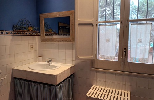 Argentona House | Cozy Suite B&B with Private Pool and Two Bedrooms