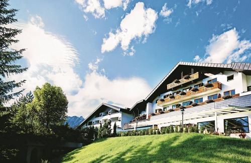 Seefeld in Tirol House | Relax at Suite Bergkristall - A Serene Getaway