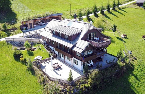 Michaelerberg Apartment | Discover Suite "Bergoase" - Your Mountain Lodge Escape