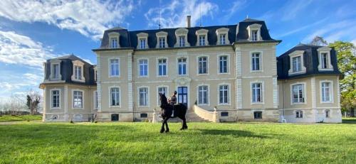 Chazemais Bed & Breakfast | Relaxing Stay at Suite Bien être du Château de la Bouchatte
