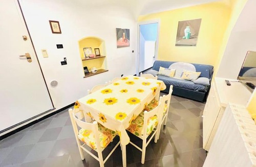 Riva Ligure Apartment | Beachside Retreat: Suite Bixio with Ocean View & Breakfast