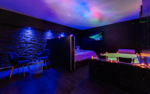 Poincare - Foch - Anatole France - Croix de Bourgogne Apartment | Relaxing Suite Boréale with Private Spa & Hot Tub