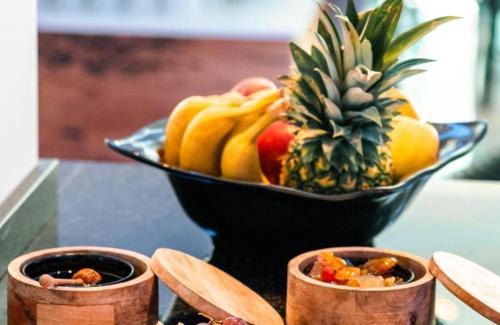 Albavilla Hotel | Elegant Suite Botticelli: Family-Friendly Dining Awaits